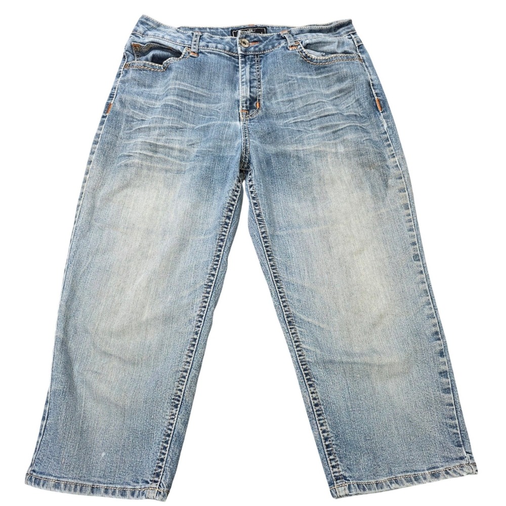 Cato Denim Capri Jeans Women's Size 12 Blue Light Wash Cropped Mid Rise
